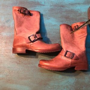 Frye Veronica Short Slouch boot in camel. EUC.